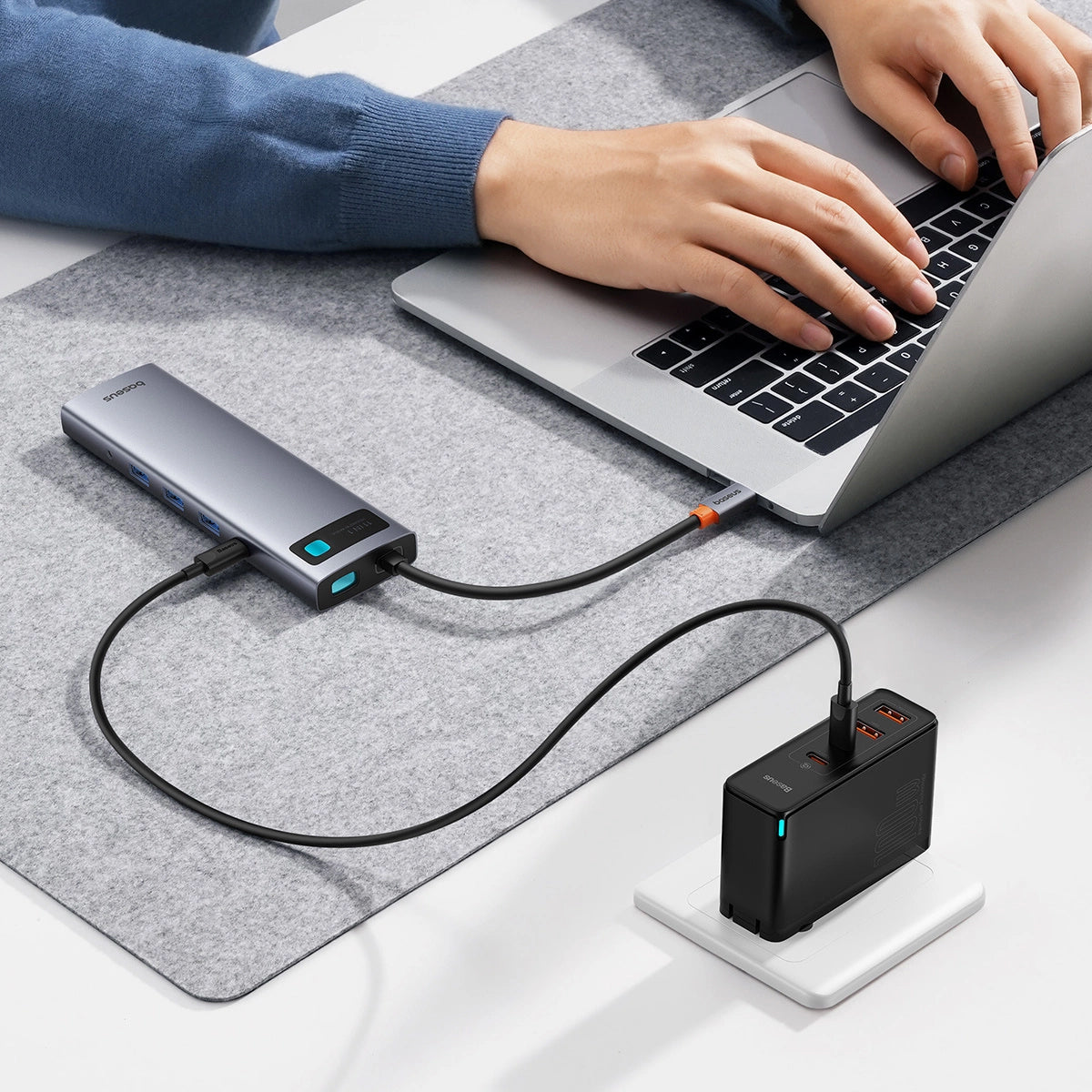 Hub USB-C Baseus Metal Gleam, 3 x USB-A 3.0 - 1 x USB-A - 1 x USB-C - 1 x HDMI - 1 x VGA - 1 x Jack 3.5mm - 1 x RJ45 - 1 x SD - 1 x microSD, Grå