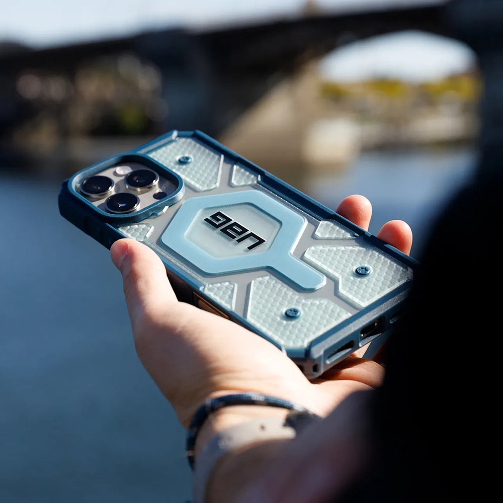MagSafe-deksel for Apple iPhone 17 Pro, Urban Armor Gear, Pathfinder Clear with Lanyard, Blå