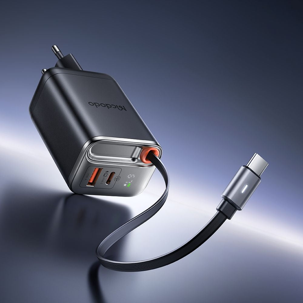 Nettlader med USB-C-kabel McDodo CH-4100 FreeGo Display, 67W, 3.35A, 1 x USB-A - 1 x USB-C, Svart