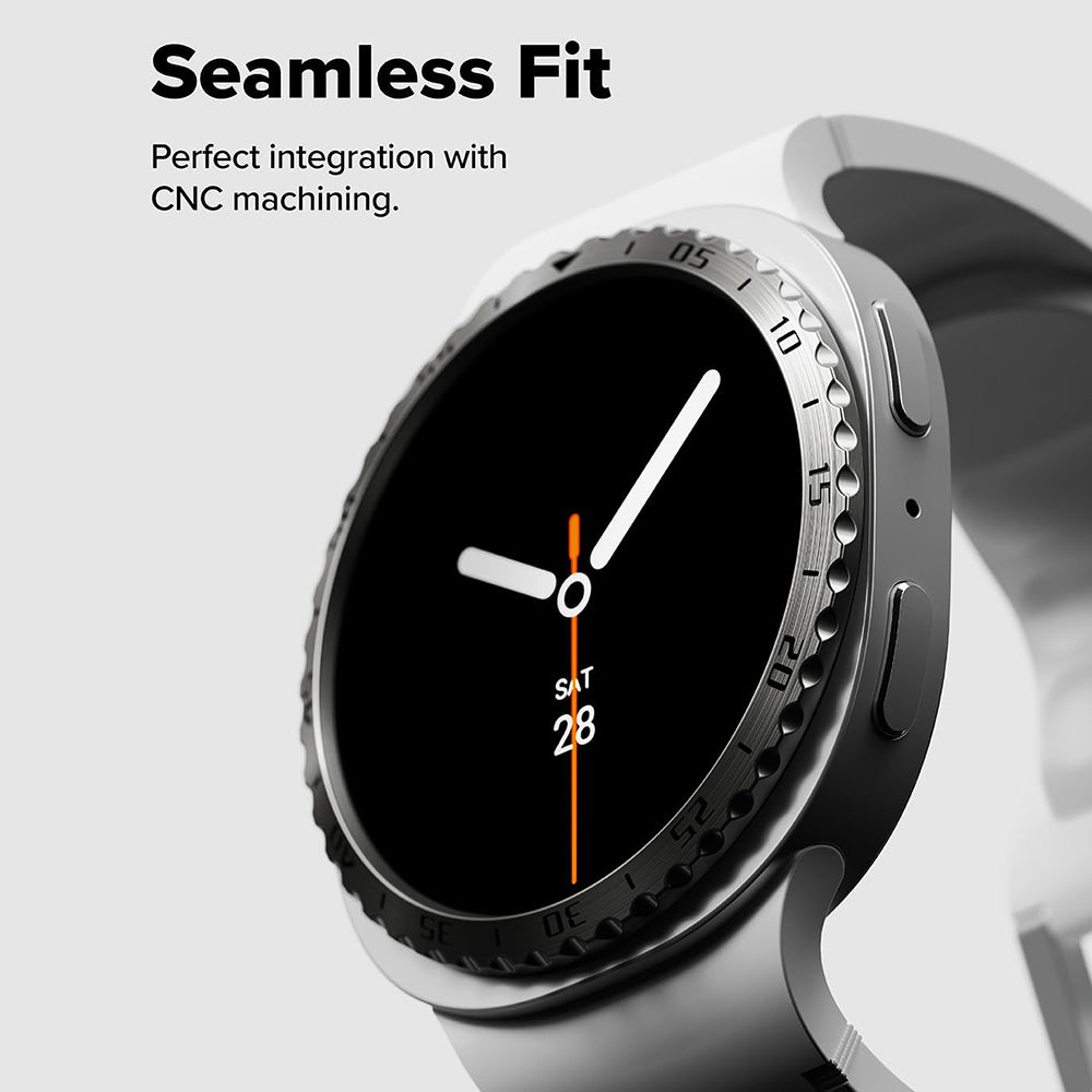 Ringke Inner Styling beskyttelsesramme for Samsung Galaxy Watch8 Classic, Sølv