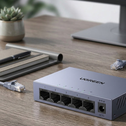 UGREEN CM933 nettverkssvitsj (65956EU), 5 x RJ45, svart