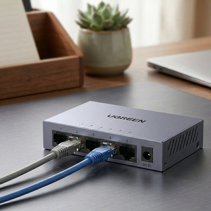 UGREEN CM933 nettverkssvitsj (65956EU), 5 x RJ45, svart