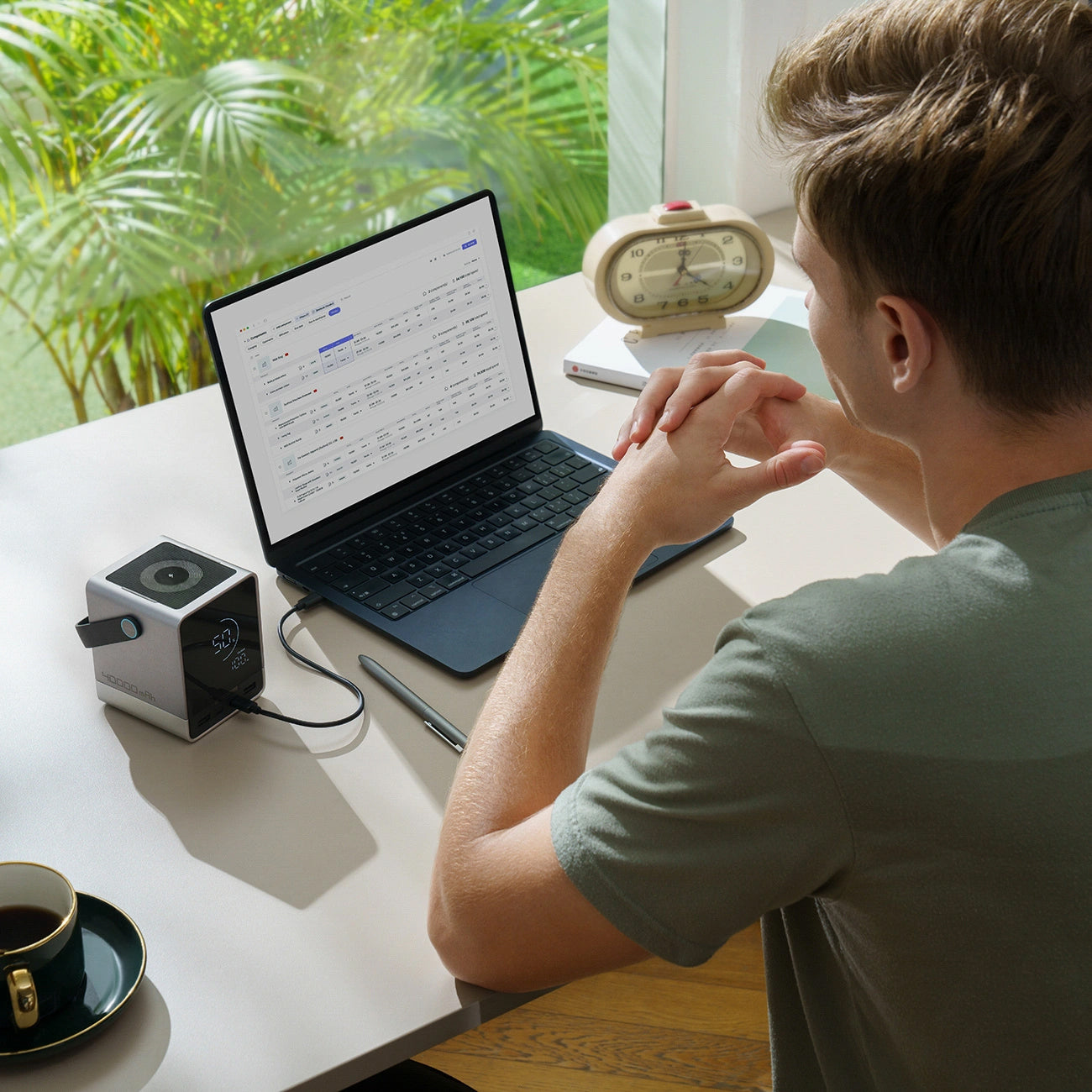 Cuktech Ekstern Batteri, 40000mAh, 300W, QC + PD + FQI, 1 x QI - 2 x USB-A - 2 x USB-C, Svart