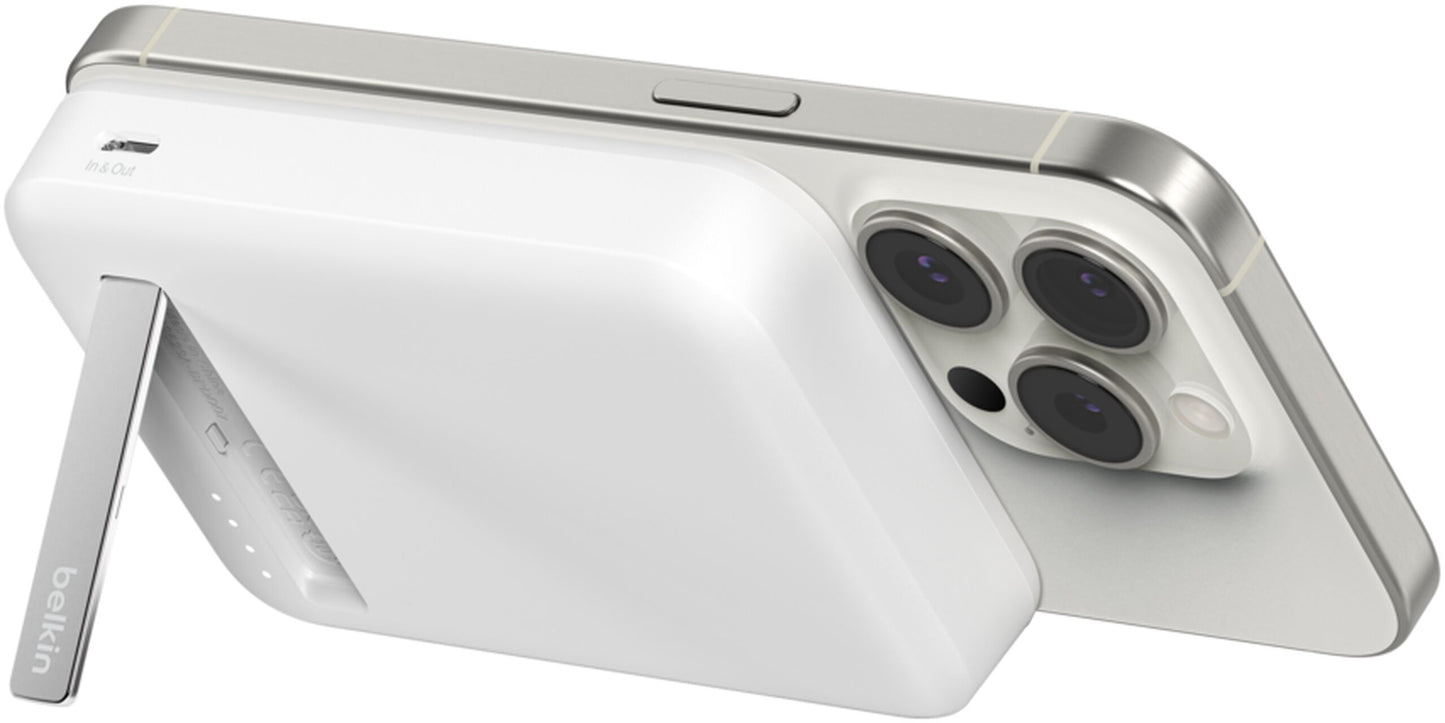 Trådløs ekstern batteripakke Belkin BoostCharge Pro med støtte, 8000mAh, 15W, FQI, 1 x QI - 1 x USB-C, hvit BPD007btWH