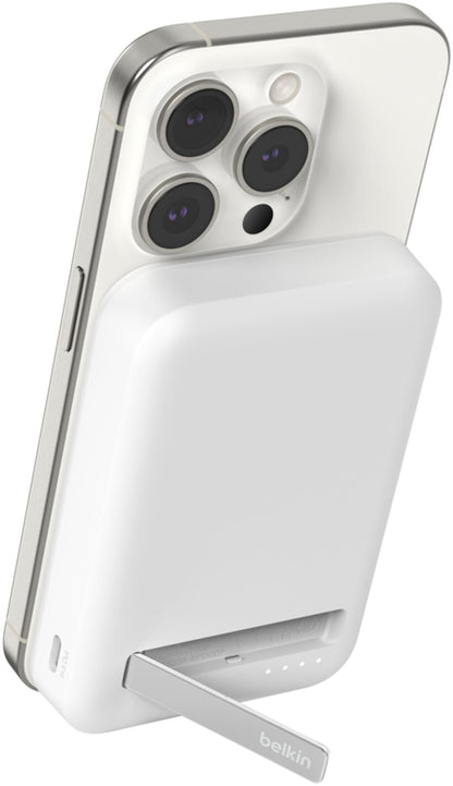 Trådløs ekstern batteripakke Belkin BoostCharge Pro med støtte, 8000mAh, 15W, FQI, 1 x QI - 1 x USB-C, hvit BPD007btWH