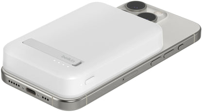 Trådløs ekstern batteripakke Belkin BoostCharge Pro med støtte, 8000mAh, 15W, FQI, 1 x QI - 1 x USB-C, hvit BPD007btWH