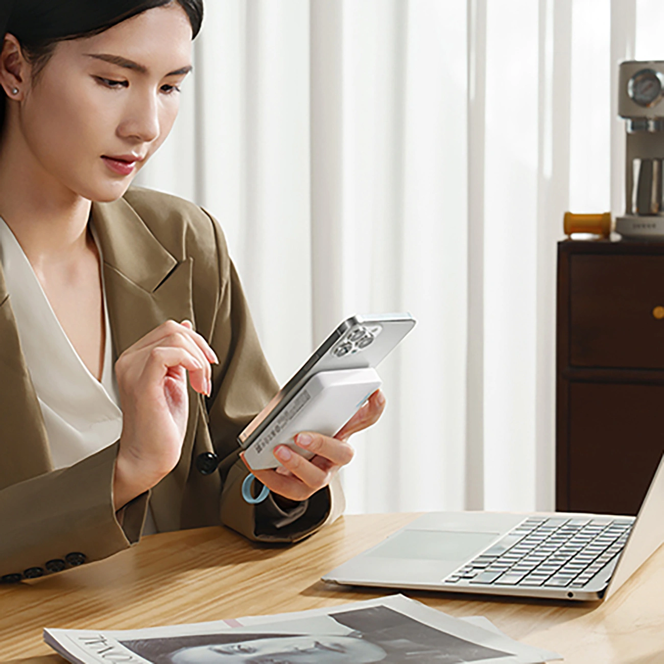 Trådløs ekstern batteri Cuktech CP132ML, 10000mAh, 22,5W, PD + QI, 2 x USB-C, hvit
