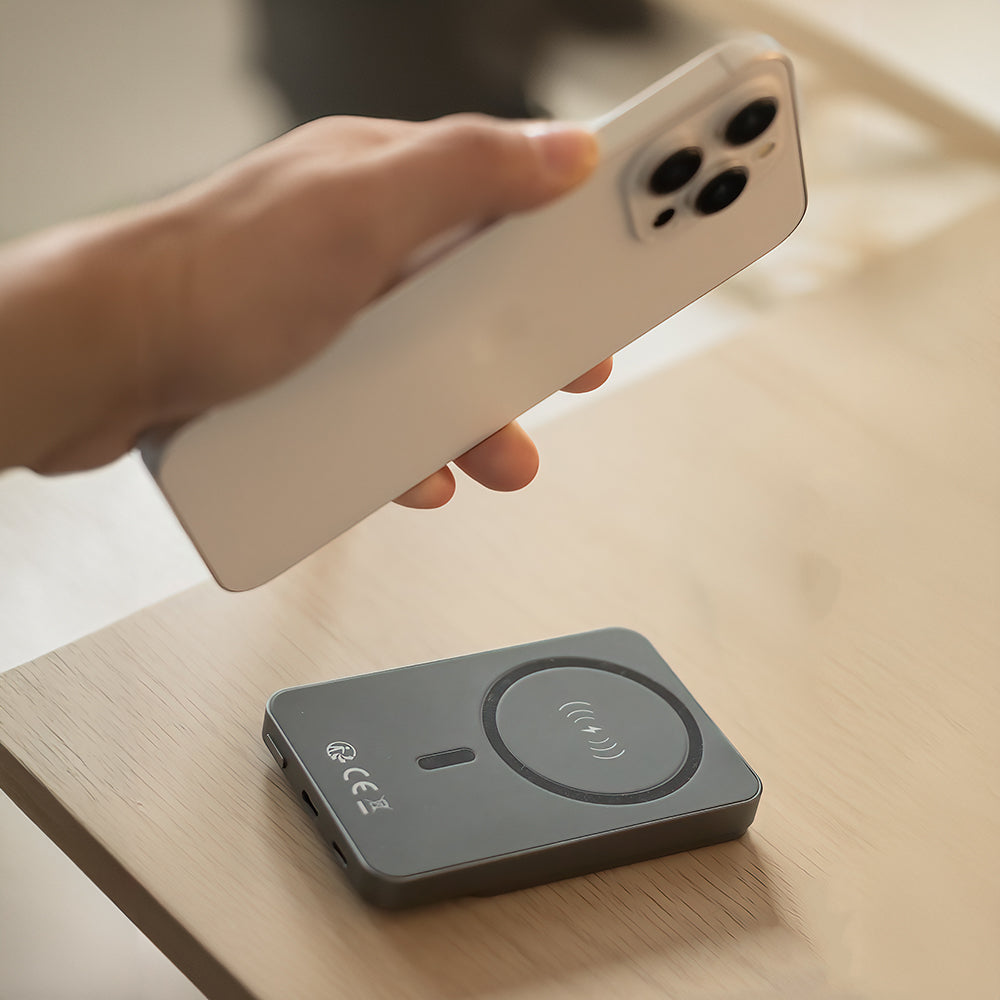 Ekstern trådløs batteri Forever MATB-200, 5000mAh, 20W, PD + FQI, 1 x QI - 1 x USB-C, Svart