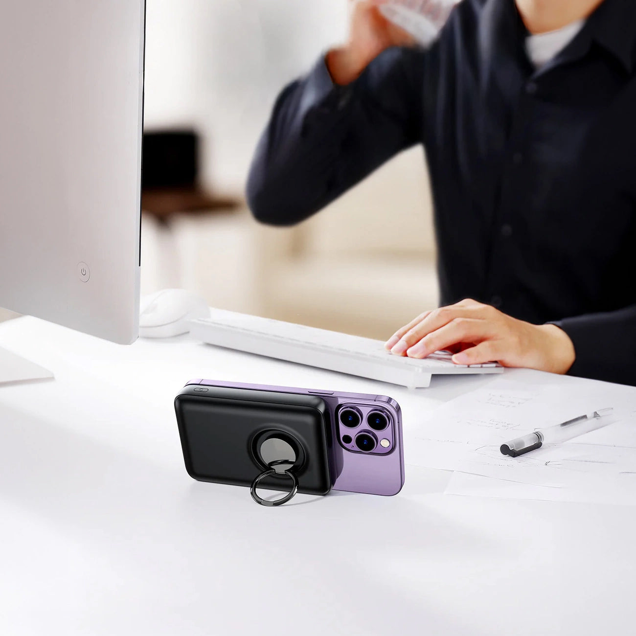 Ekstern trådløs batteri Joyroom JR-W050, 10000mAh, 20W, QC + PD + FQI, 1 x QI - 1 x USB-A - 1 x USB-C, Svart