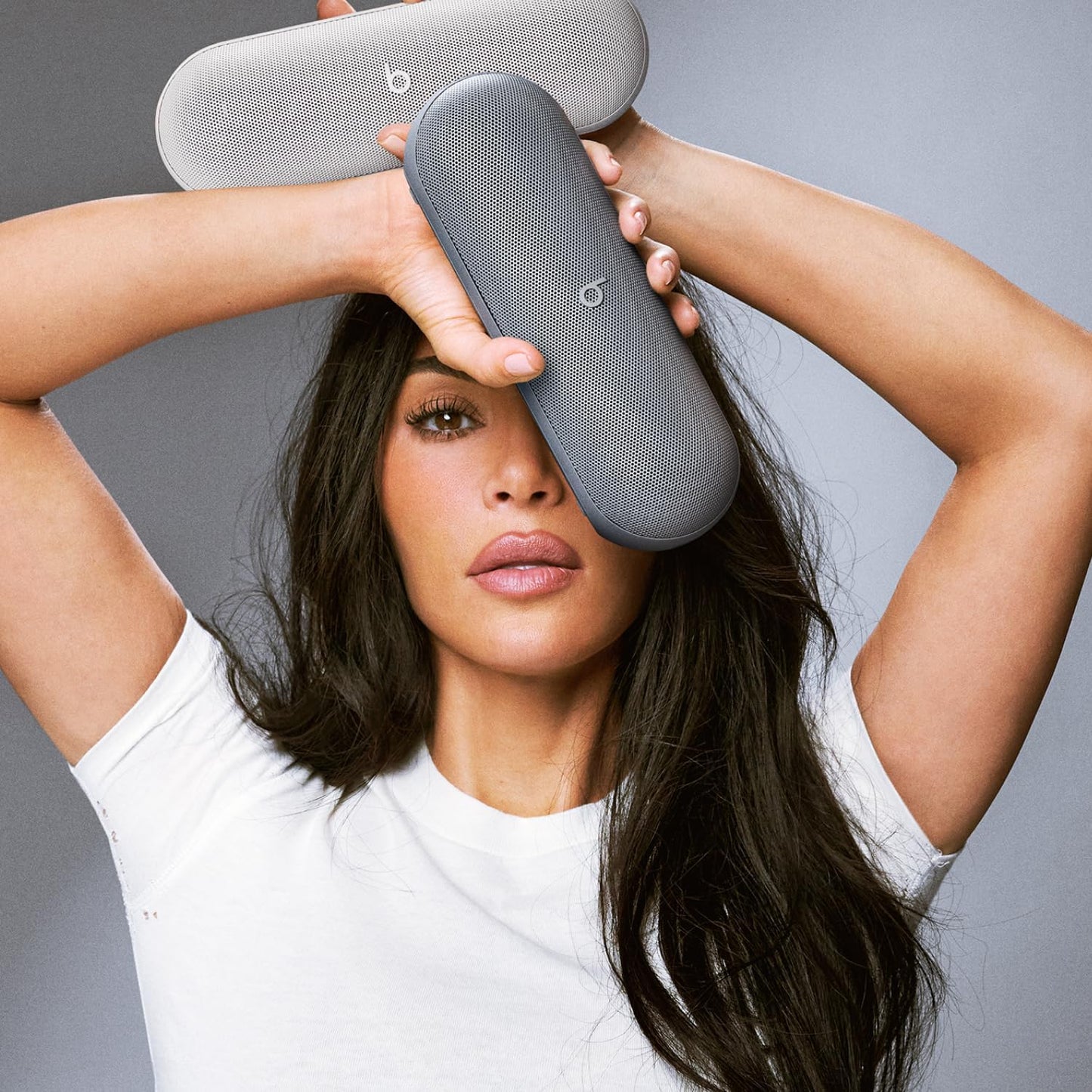 Bærbar Bluetooth-høyttaler Beats Pill Kim Kardashian Edition, Grå MAX24ZM/A