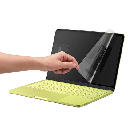 Spigen GlastR Slim Skjermbeskyttelsesfilm for Apple MacBook Neo 13 tommer, Herdet Glass, Svart AGL11669