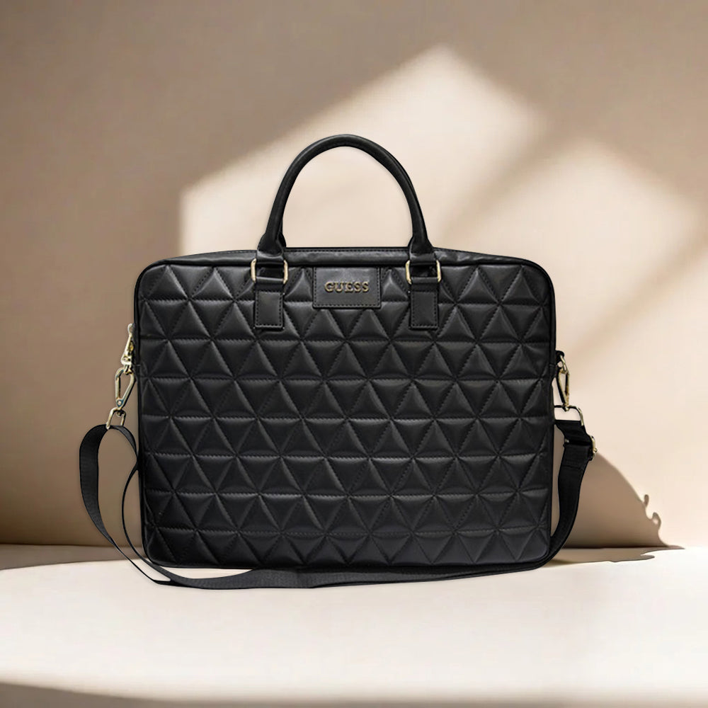 Guess Quilted-veske for 15-tommers laptop, Rosa