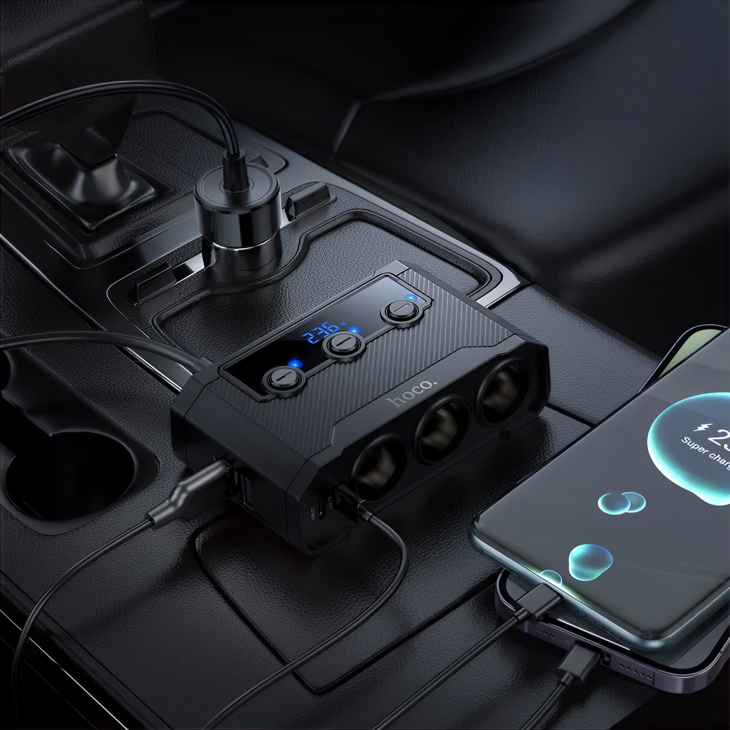 Bilader HOCO Z64, 15.5W, 3.1A, 2 x USB-A - 2 x USB-C - 3 x Sigarettennerforlenger, Svart
