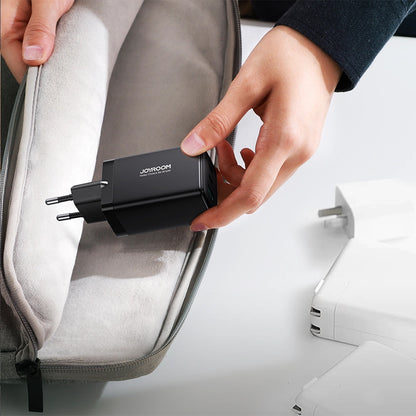 Nettlader med USB-C-kabel Joyroom TCG01, 65W, 3.25A, 1 x USB-A - 2 x USB-C, Svart