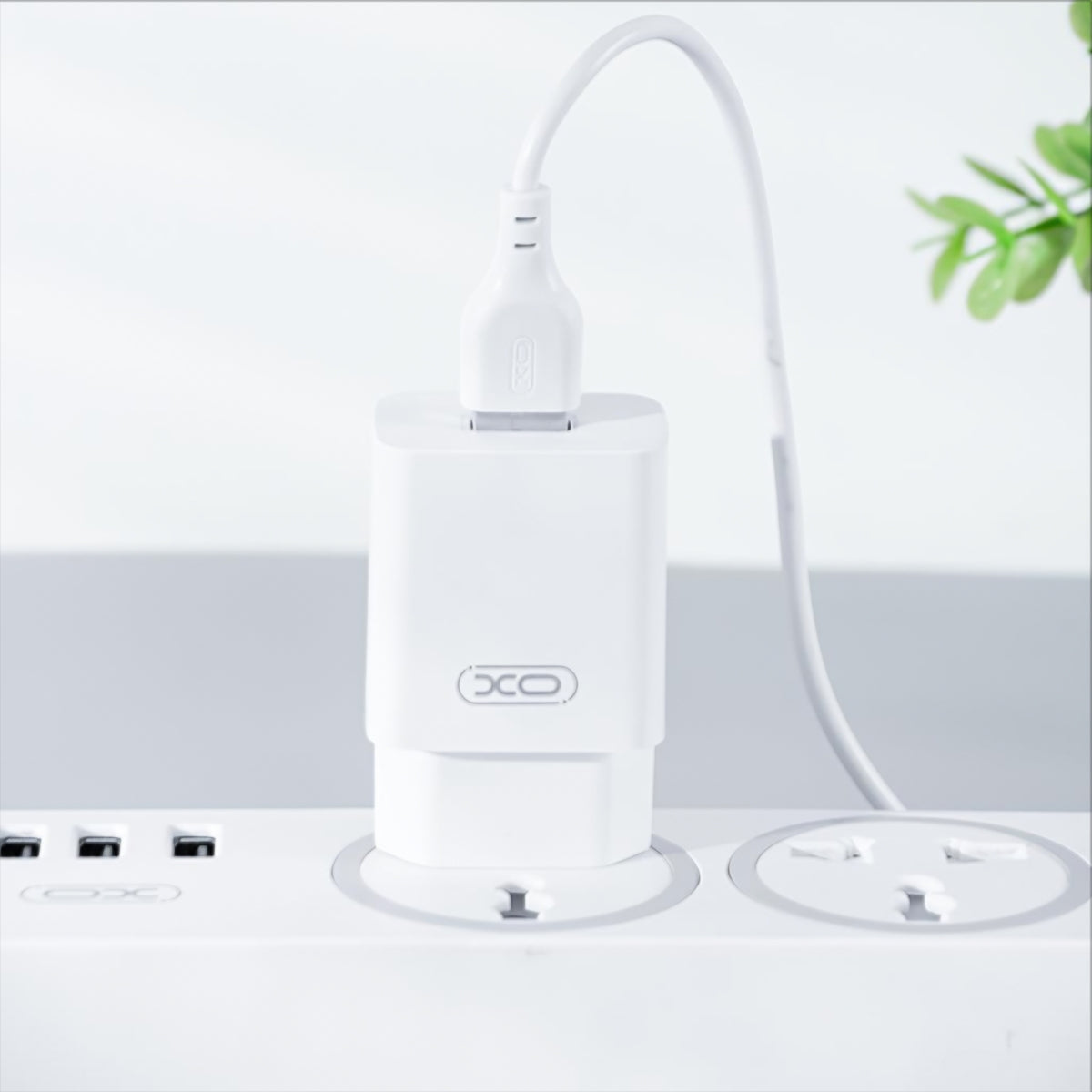 Nettlader med USB-C-kabel XO Design L99, 12W, 2.4A, 1 x USB-A, Hvit