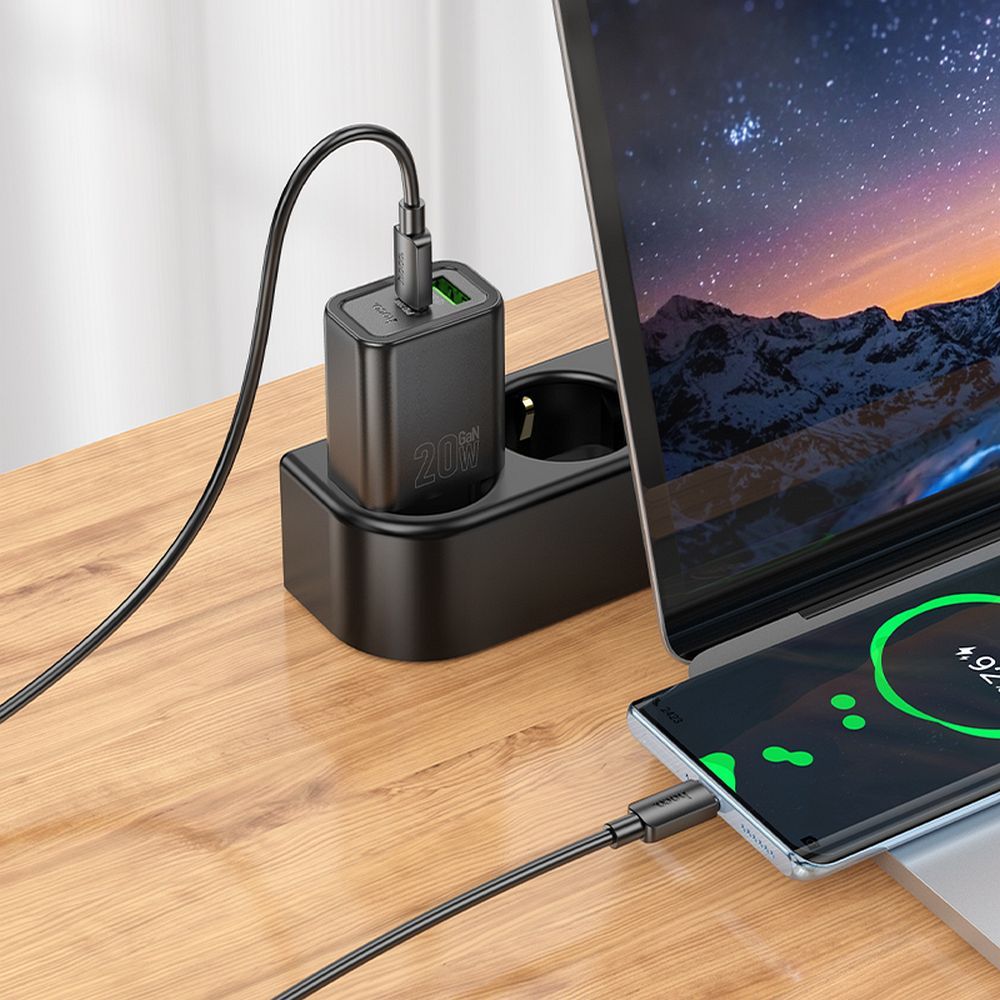 Nettlader med Lightning-kabel HOCO N61, 20W, 3A, 1 x USB-A - 1 x USB-C, Svart