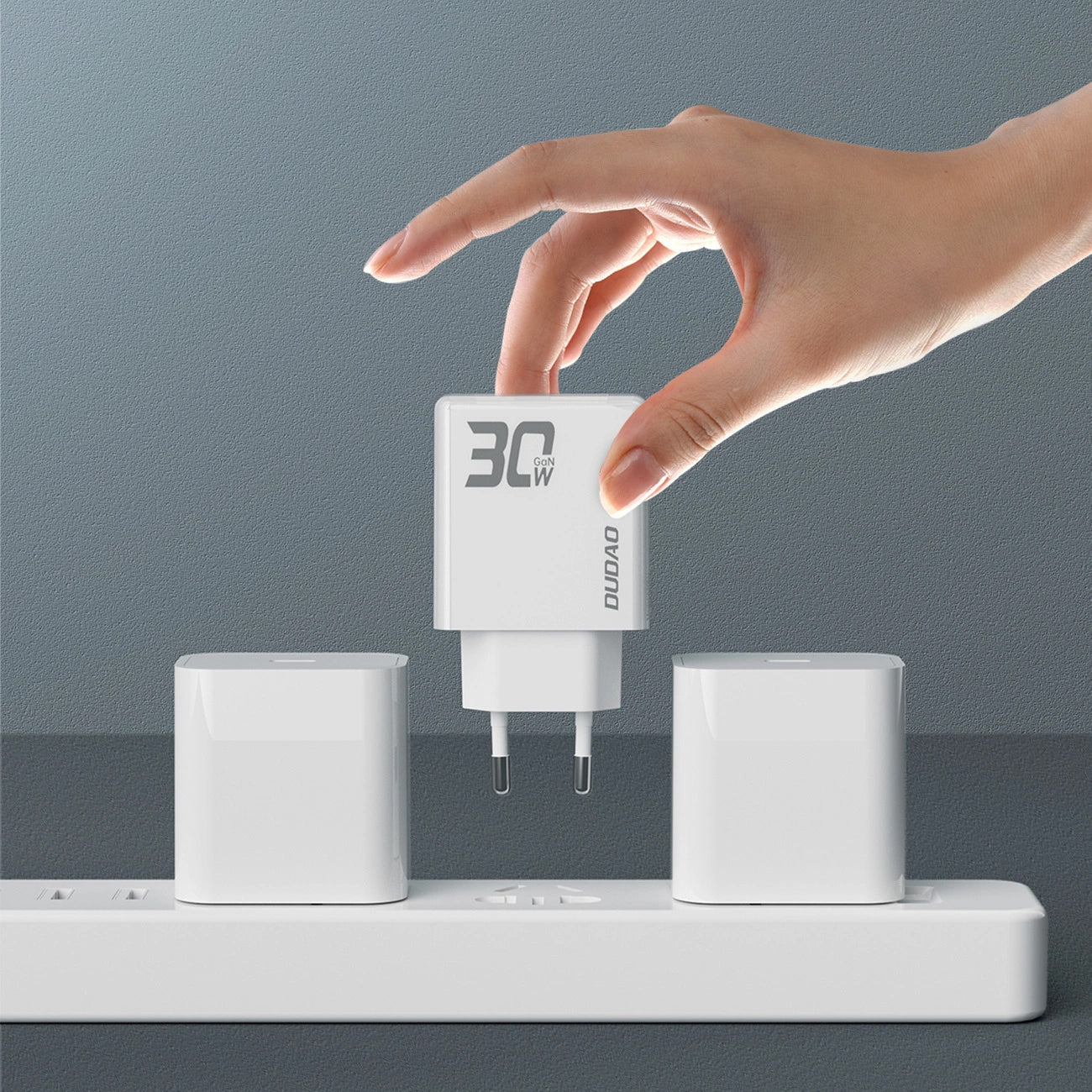 Nettverkslader med lynkabel Dudao A30EUL, 30 W, 3 A, 1 x USB-A - 1 x USB-C, hvit 