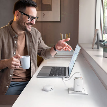 Nettlader med USB-C-kabel McDodo CH-4103 FreeGo Display, 67W, 3.35A, 1 x USB-A - 1 x USB-C, Hvit