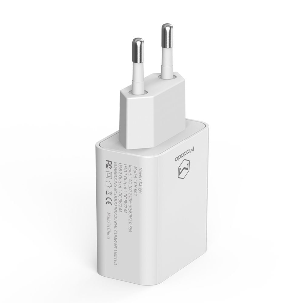 Nettlader med USB-C-kabel McDodo CH-6721 Tilbud, 12W, 2.4A, 2 x USB-A, Hvit