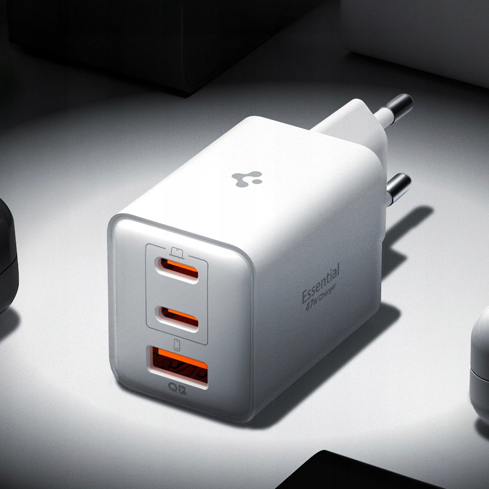 Spigen EE473EU Essential Nettlader, 47W, 3A, 1 x USB-A - 2 x USB-C, Hvit ACH09464