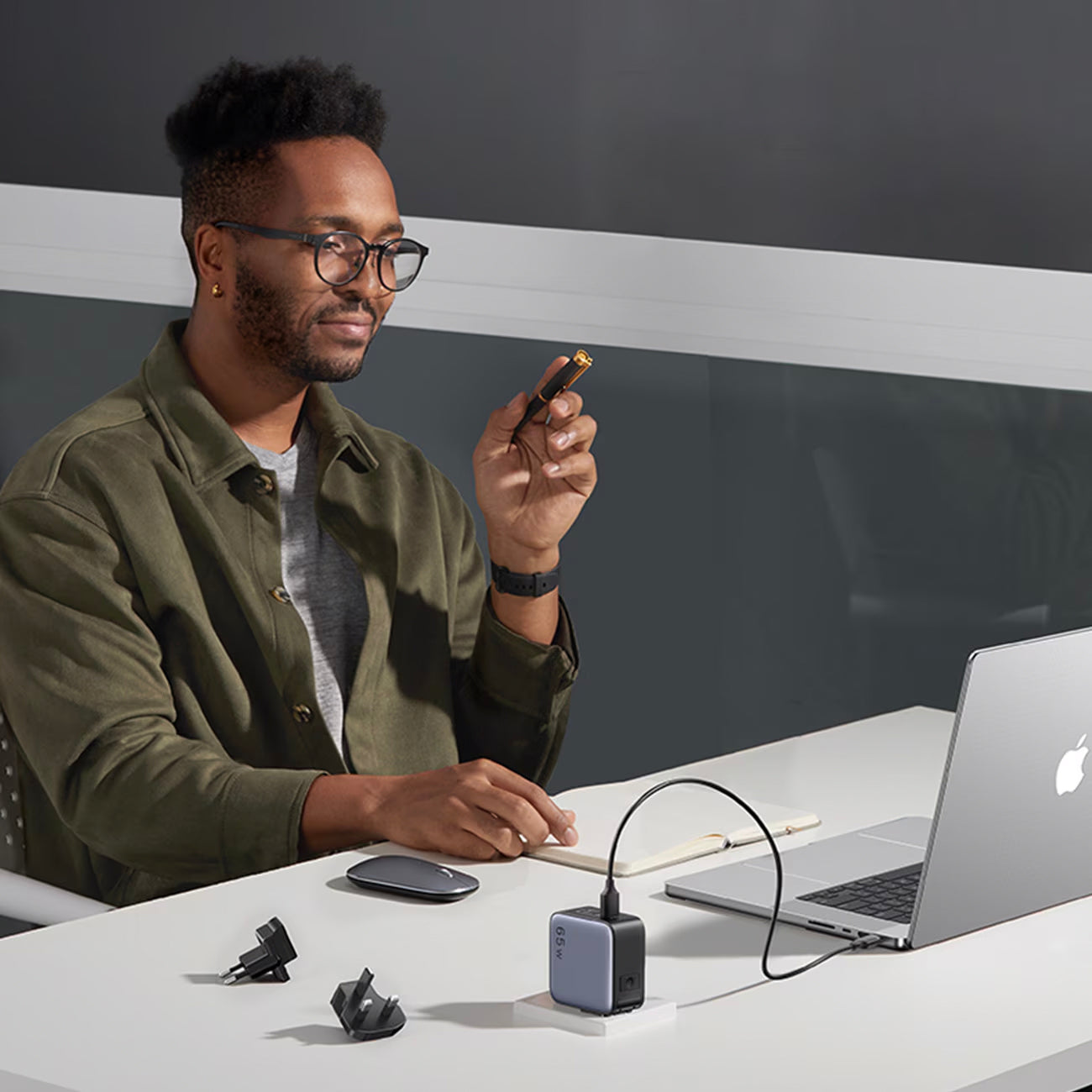Nettverkslader UGREEN CD296, 65W, 5A, 1 x USB-A - 2 x USB-C, grå 