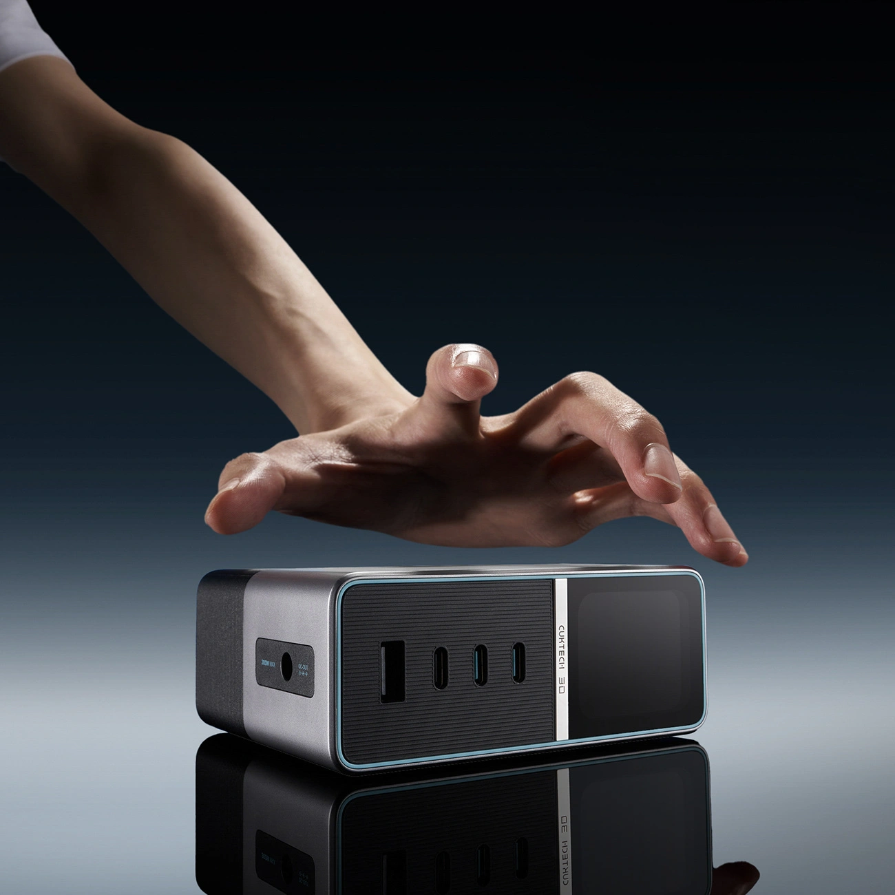 Laderstasjon Cuktech TA3005U, 300W, 1 x DC - 1 x USB-A - 3 x USB-C, Grå