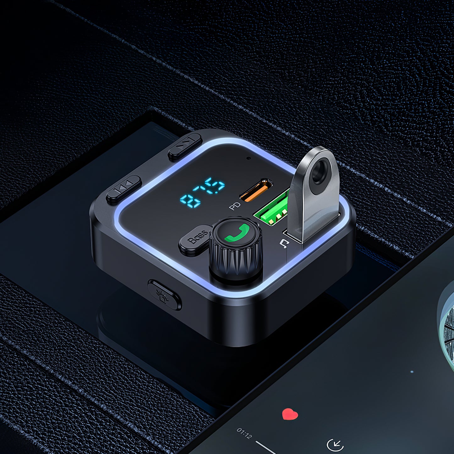 BC53 Highway Bluetooth FM-modulator, 2 x USB-A - 1 x USB-C 
