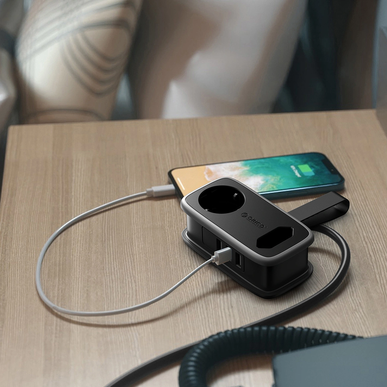 Orico APP forlengelseskabel, 1 x Schuko - 1 x Stikkontakt - 2 x USB-A - 1 x USB-C, Svart Grå