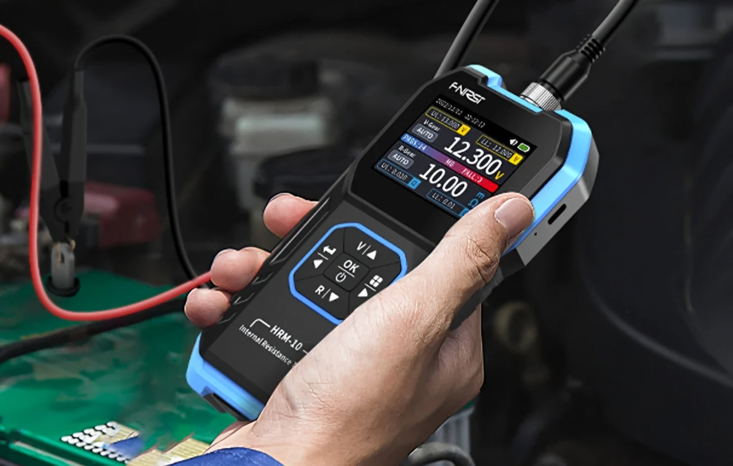 Tester Service Fnirsi HRM-10 for måling av intern motstand og spenning på batteri / akkumulator